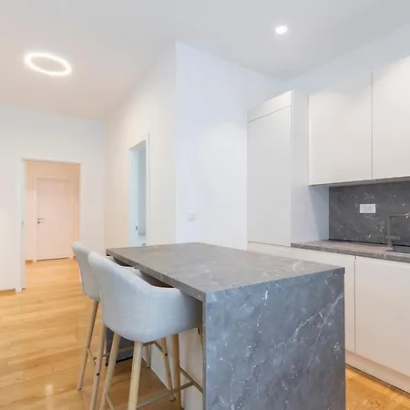 아파트 Nettle Tree