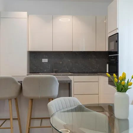 아파트 Nettle Tree *