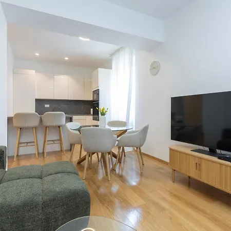 아파트 Nettle Tree