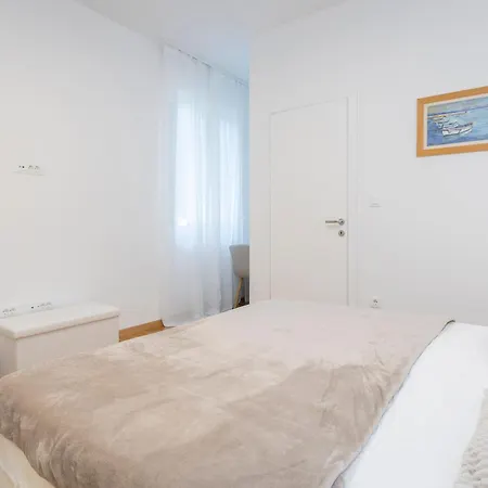 아파트 Nettle Tree