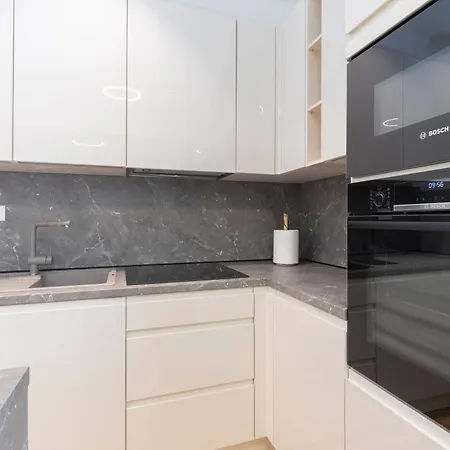 Nettle Tree * 스플리트