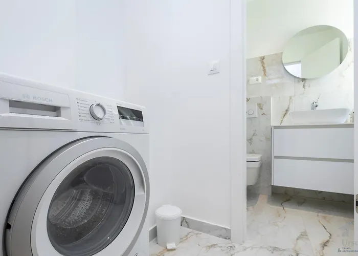 Nettle Tree Apartment Split